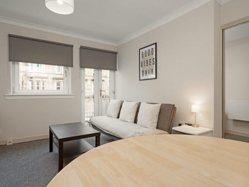 1BR · Shawlands · Walk To Queens Park · Parking photo 2