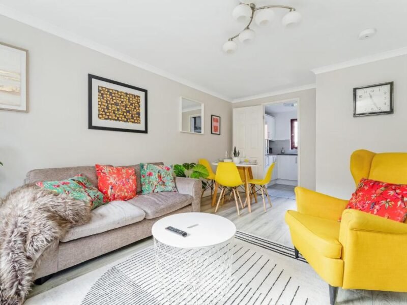 2BR Apartment • Parking • Central Merchant City photo 4