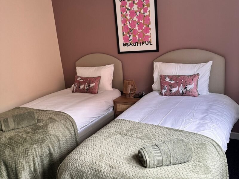 3BR House • Sleeps 6 • West End Sights + Driveway photo 5