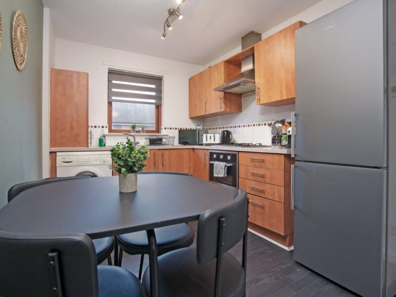 Comfy 2-Bedroom Central Gem + Free Parking photo 4