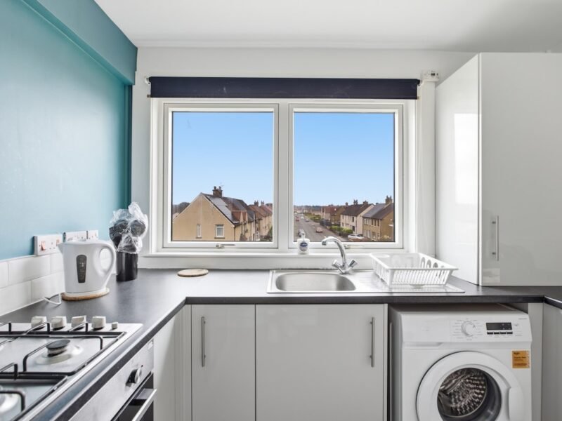 Spacious 3BR Flat With Garden and Free Parking photo 2