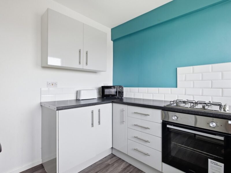 Spacious 3BR Flat With Garden and Free Parking photo 4